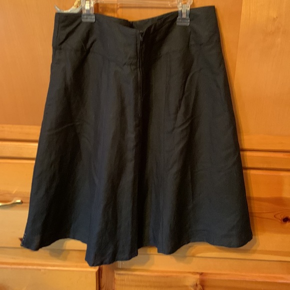 NWOT connection 18 black skirt with appliqué. Size medium. - Picture 4 of 12